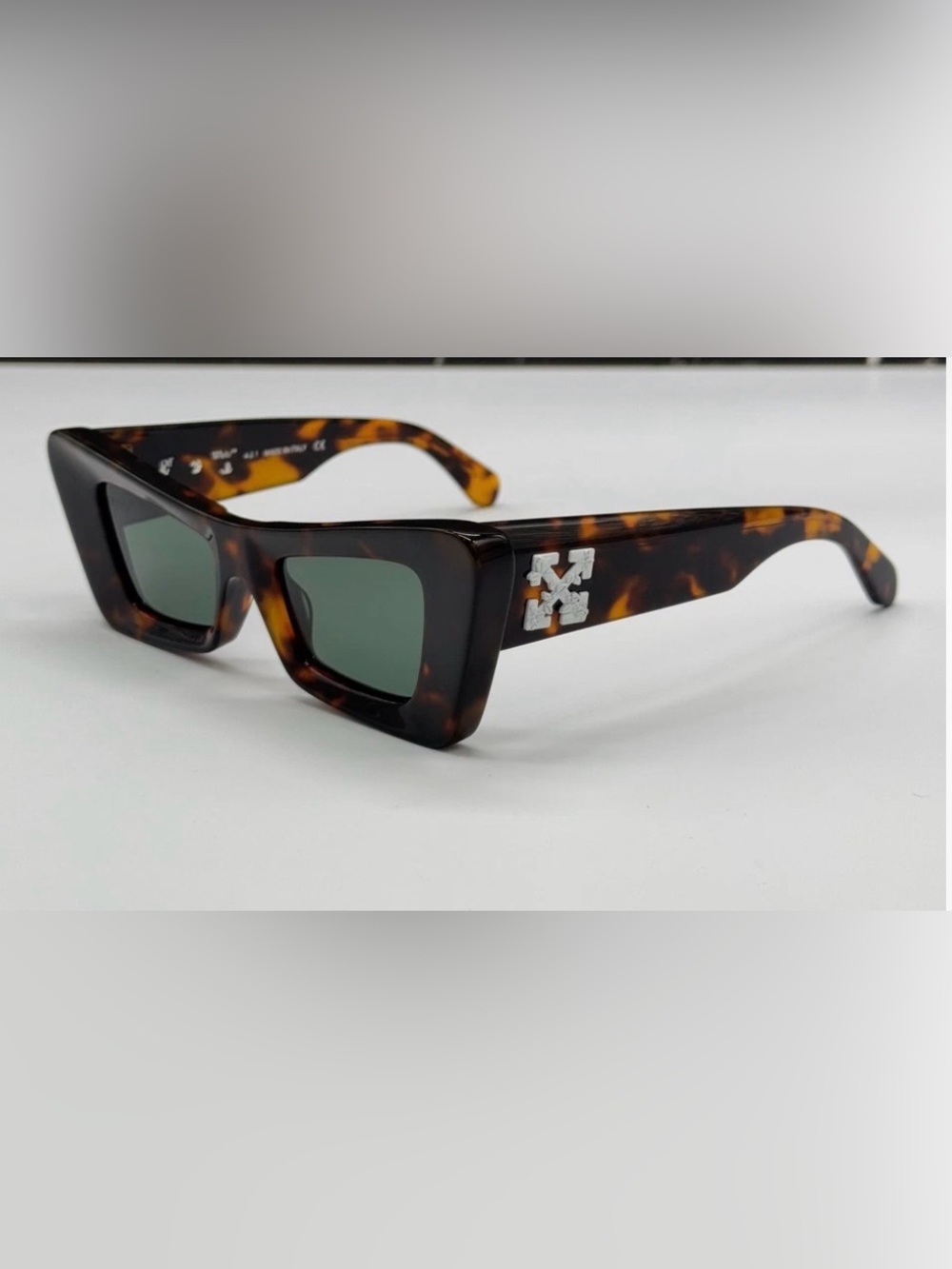 Off-White Rectangular Tortoiseshell Sunglasses with Dark Lenses